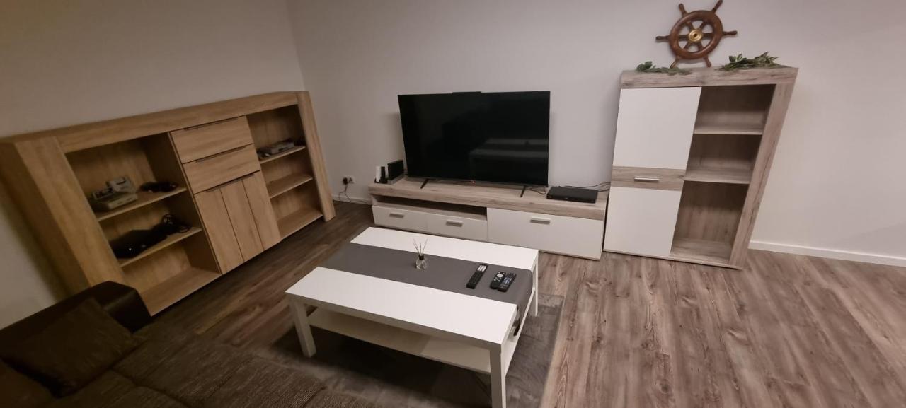 3 Zimmer Ferienwohnung In Jever Eksteriør bilde